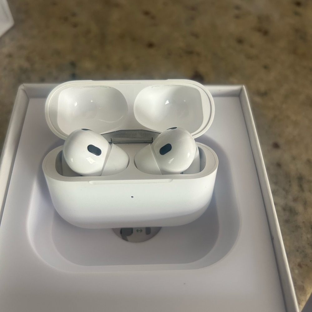 Apple Wireless Earbuds with Charging Case - White